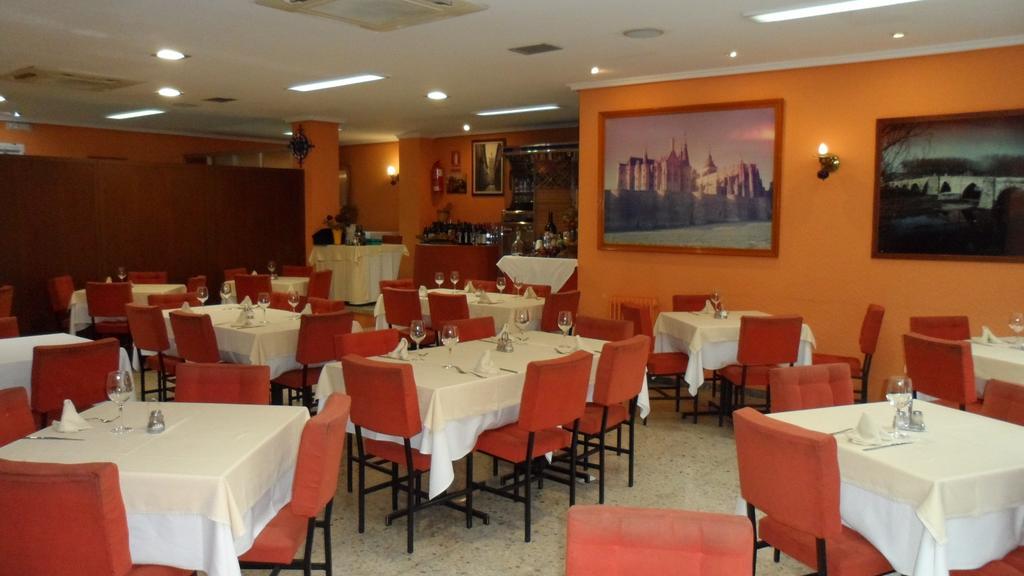 Hostal Coruna Astorga Ngoại thất bức ảnh