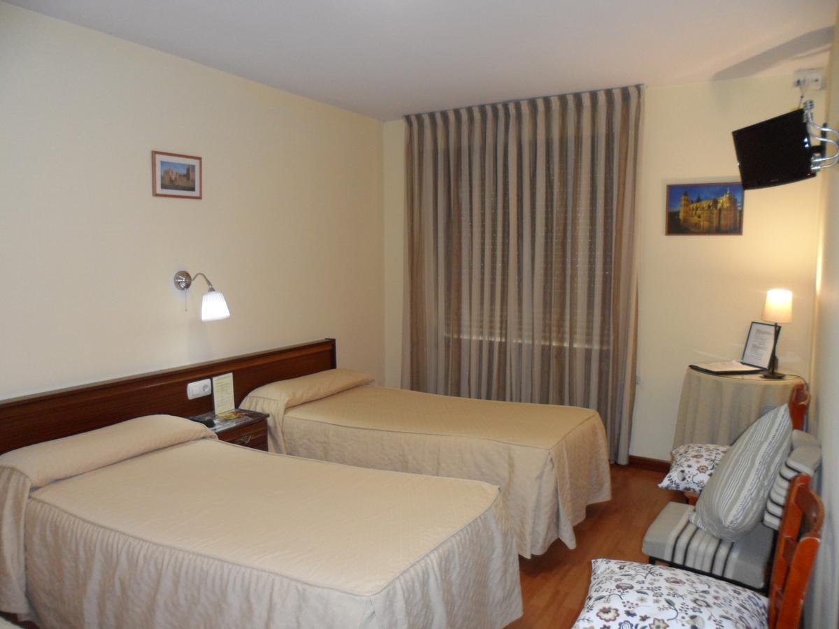 Hostal Coruna Astorga Ngoại thất bức ảnh
