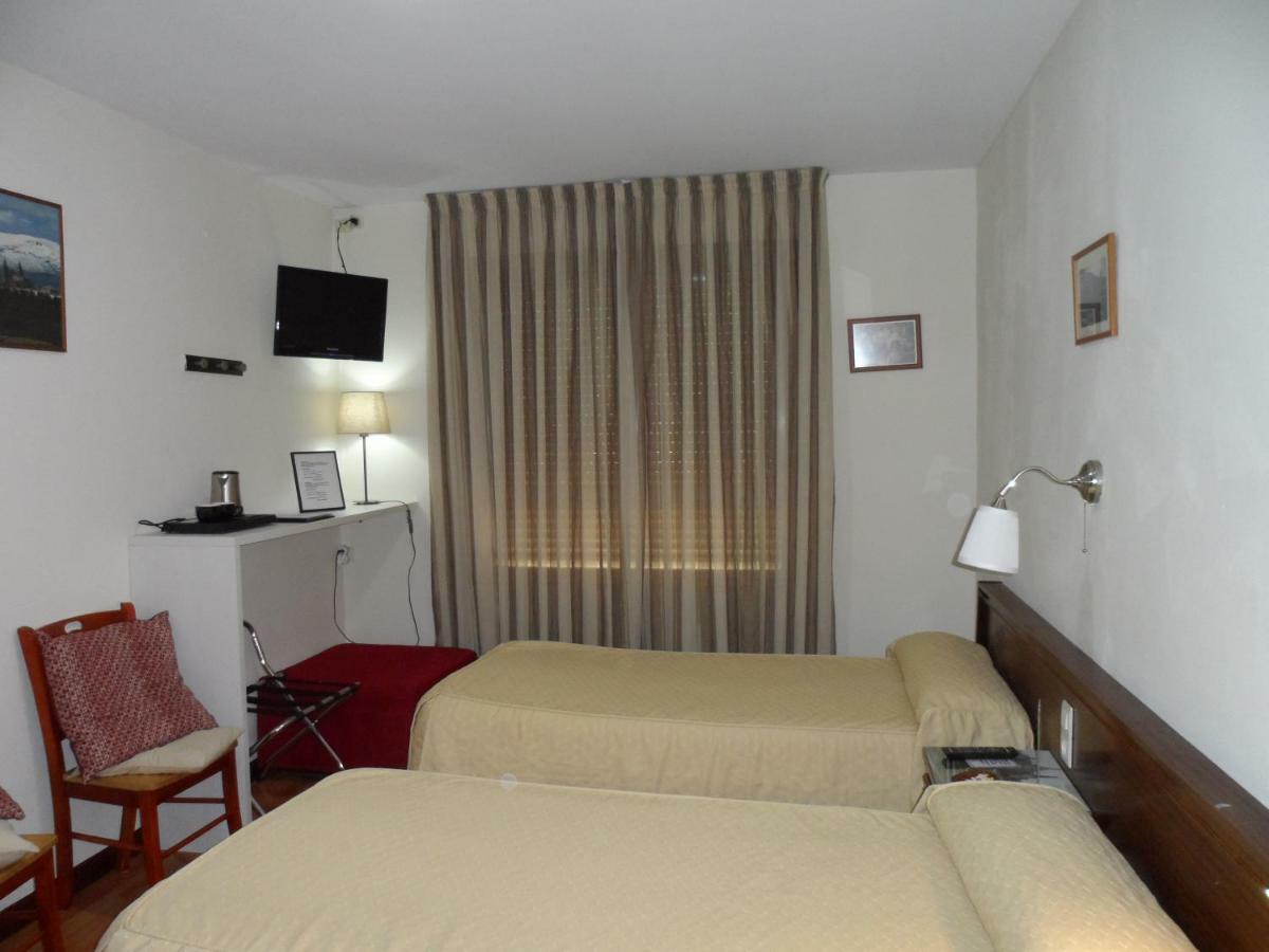 Hostal Coruna Astorga Ngoại thất bức ảnh